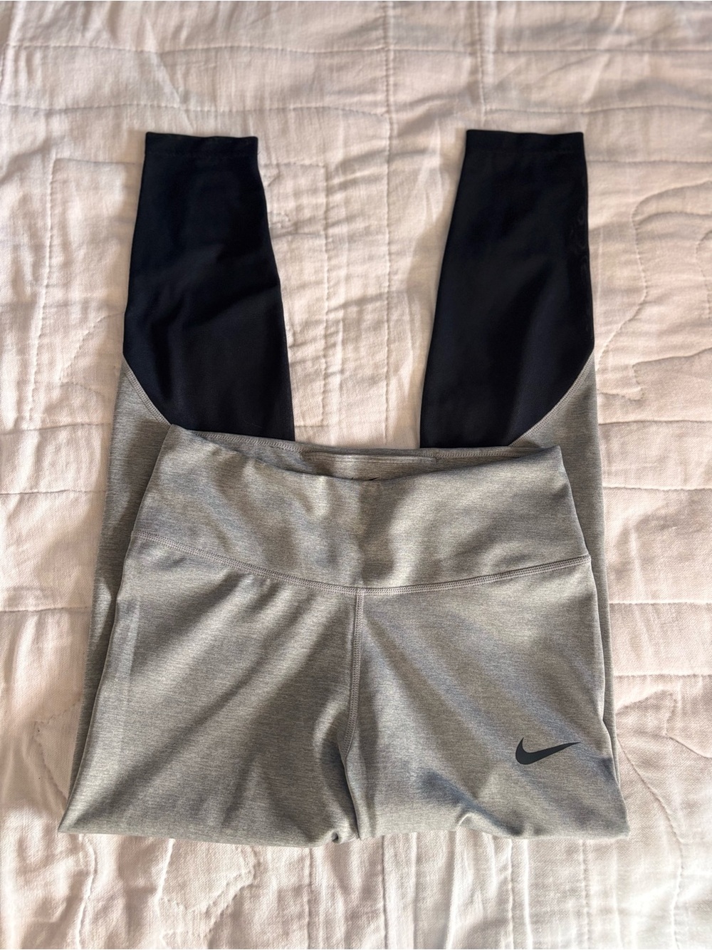 Nike Dri-FIT Women's Ankle Leggings Logo Gray/Black Size M.